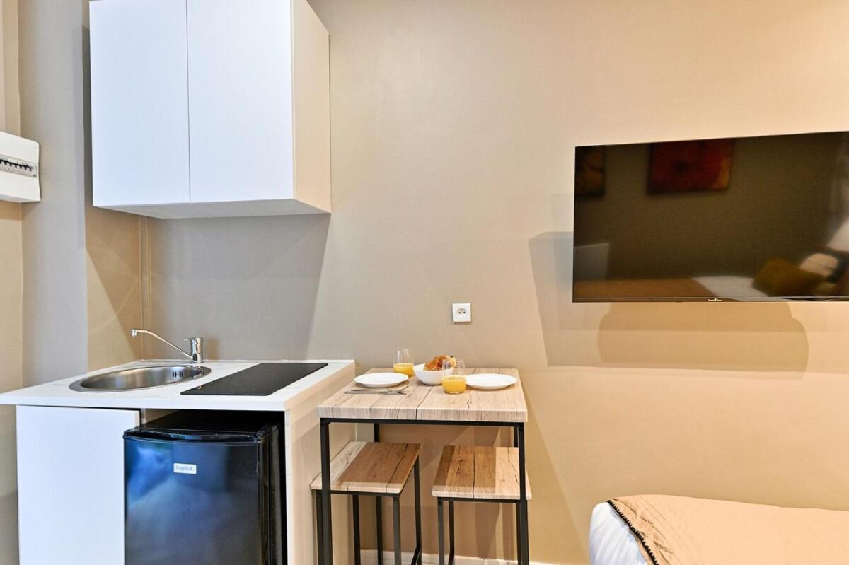 Situe Dans Le 11eme Arrondissement Appartement *